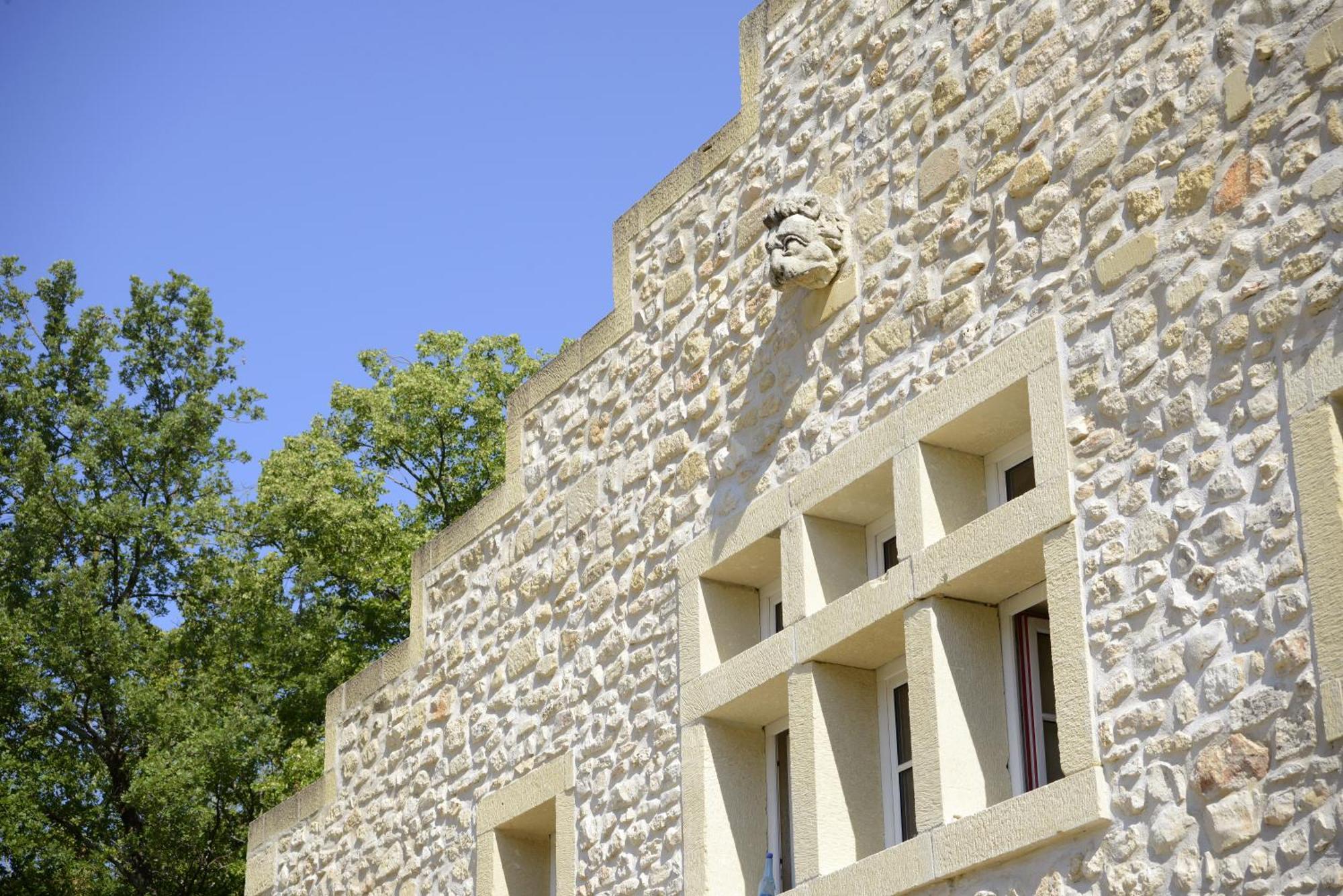 Chateau De Pondres Villevieille Exterior photo